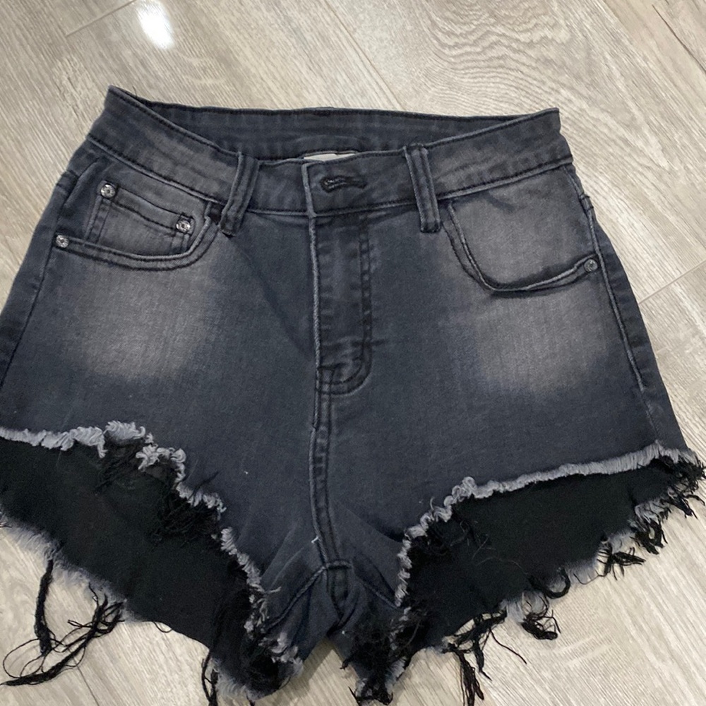6 Denim. Black shorts size S